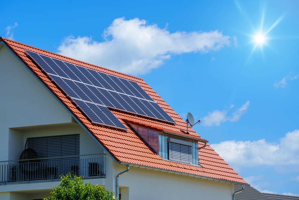 Branché photovoltaïque : Les démarches administratives simplifiées pour votre installation solaire!